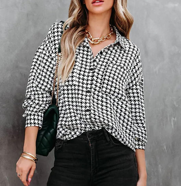 Kemeja dengan pola houndstooth yang elegan